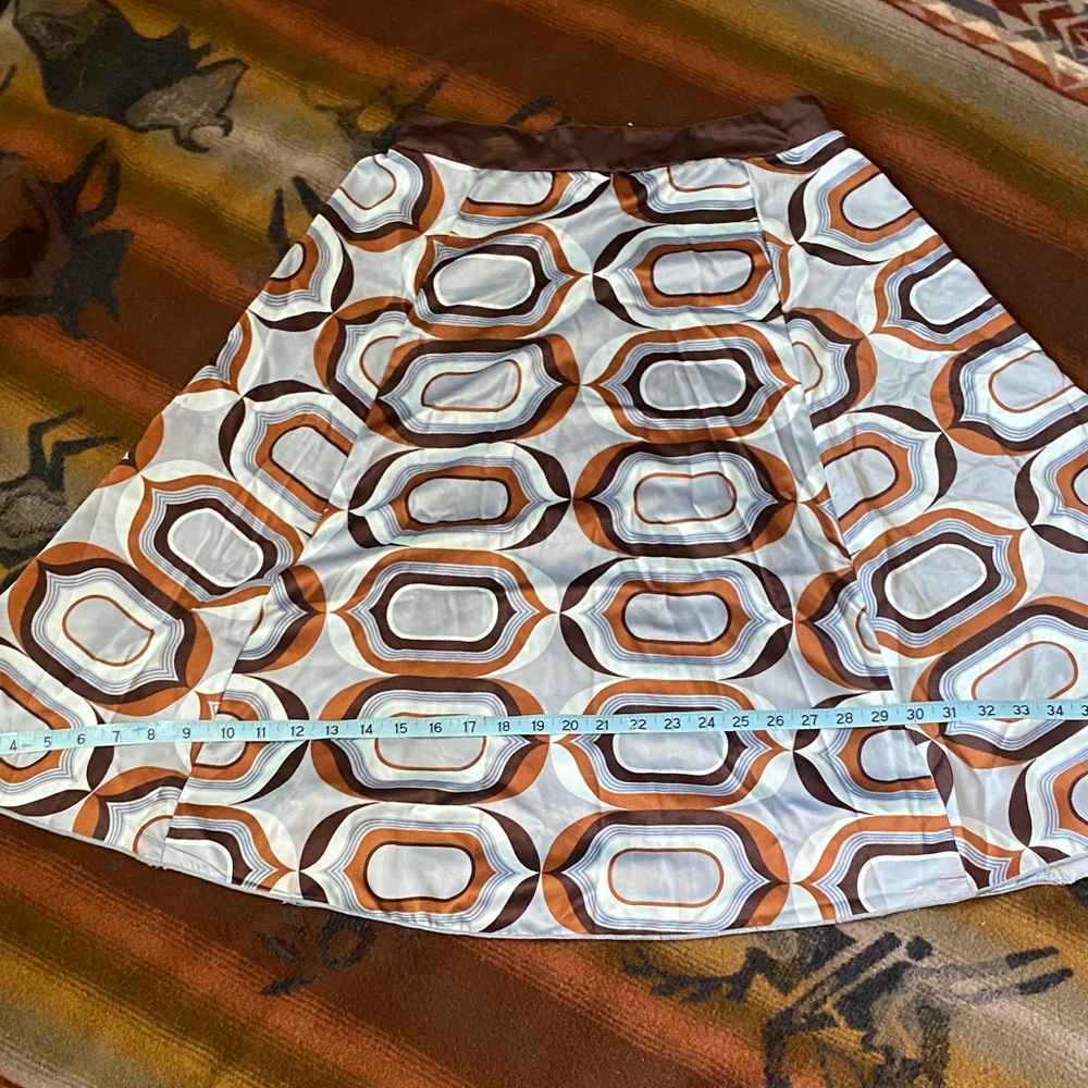 Derek Heart A-Line Skirt with Brown and Gray Geometric Design - Picture 5 of 6